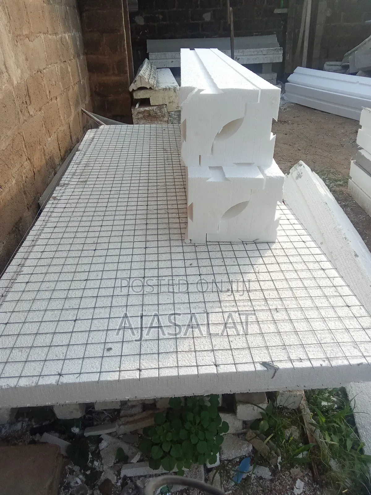 Polystyrene Parapet and Bord