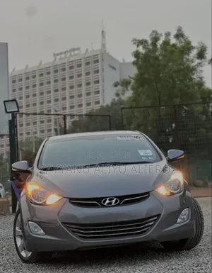 Hyundai Elantra Limited 4dr Sedan (1.8L 4cyl 6A) 2014 Gray