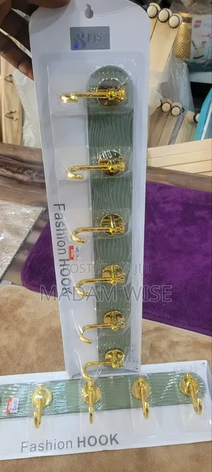 Square Packing Step Hanger