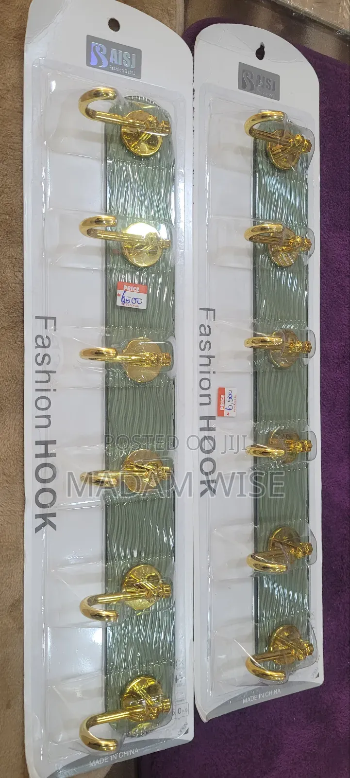 Square Packing Step Hanger