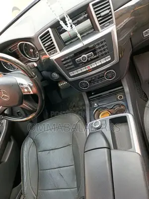 Mercedes-Benz M Class ML550 4MATIC 4dr SUV AWD (4.7L 8cyl Turbo 7A)
