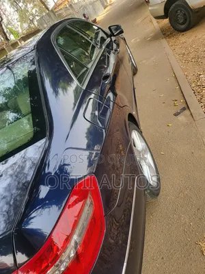 Mercedes-Benz E350 2012 Blue