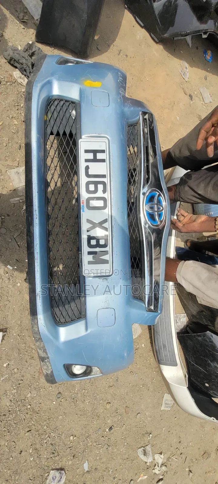 Complete Front Bumper Auris 2012