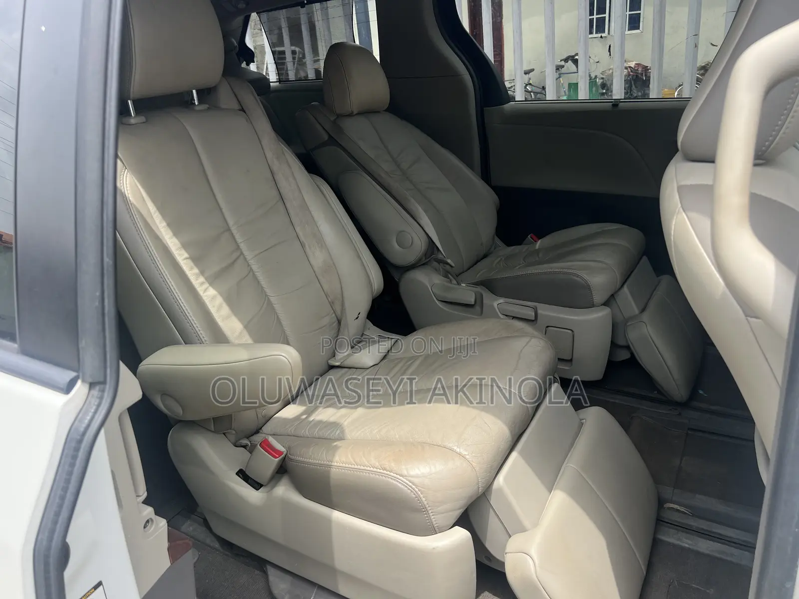 Toyota Sienna 2011 White