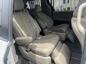 Toyota Sienna 2011 White