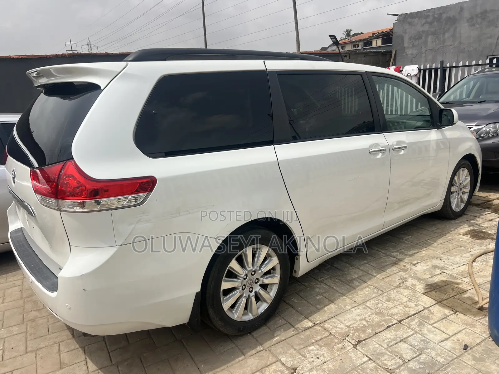 Toyota Sienna 2011 White