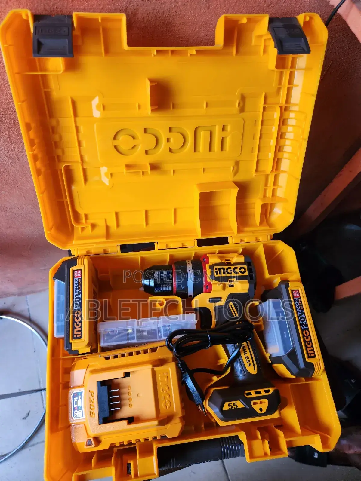 Screwing Machine