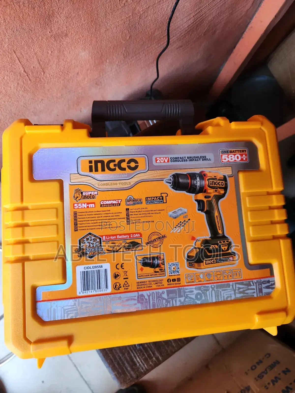 Screwing Machine