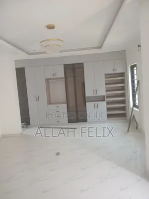 4bdrm Duplex in Utako for sale