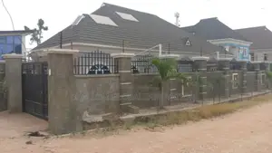 5bdrm Bungalow in Ogo Oluwa Estate, Akobo for sale