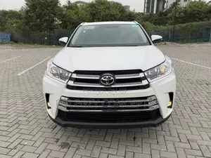 Toyota Highlander XLE 4dr SUV (3.5L 6cyl 6A) 2015 White