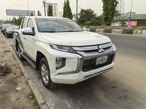 Mitsubishi L200 2022 White