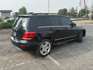 Mercedes-Benz GLK-Class Base GLK 350 4dr AWD 4MATIC (3.5L 6cyl 7A) 2015