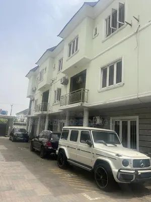 4bdrm Duplex in Osapa, Lekki for rent