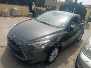 Toyota Yaris LE Hatchback 5dr 2017 Black