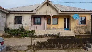 3bdrm Bungalow in Oniwonlu Estate, Bogije for sale