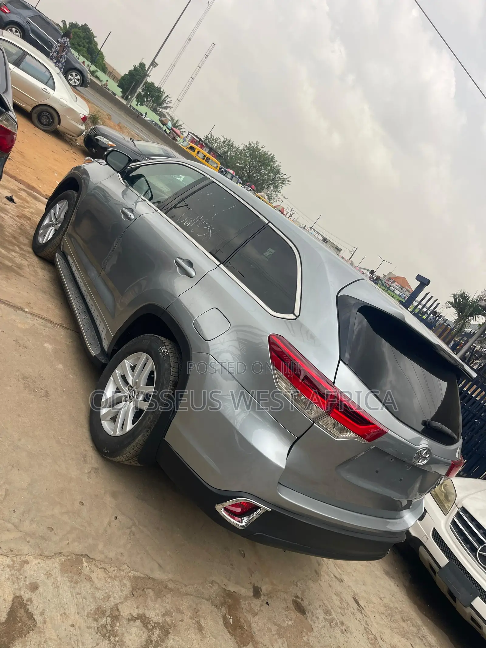 Toyota Highlander LE 4x2 (2.7L 4cyl 6A) 2016 Silver