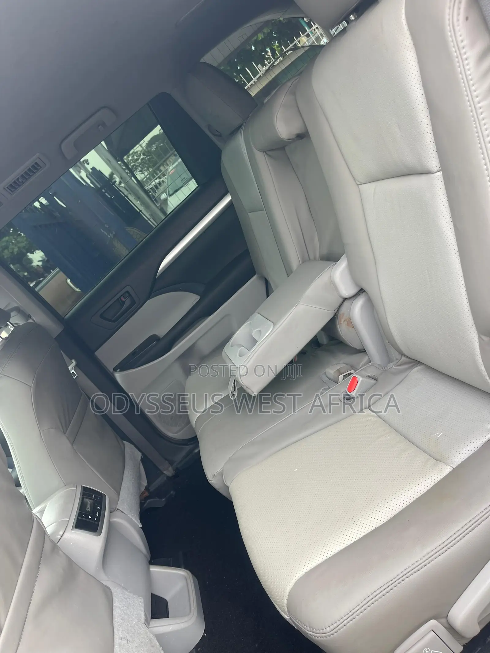 Toyota Highlander LE 4x2 (2.7L 4cyl 6A) 2016 Silver