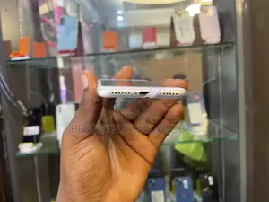 Apple iPhone 7 32 GB White