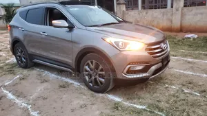 Hyundai Santa Fe Limited AWD 2017 Gold