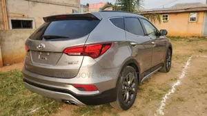 Hyundai Santa Fe Limited AWD 2017 Gold