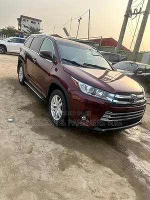 Toyota Highlander LE Plus V6 4x4 (3.5L 6cyl 6A) 2016 Burgundy