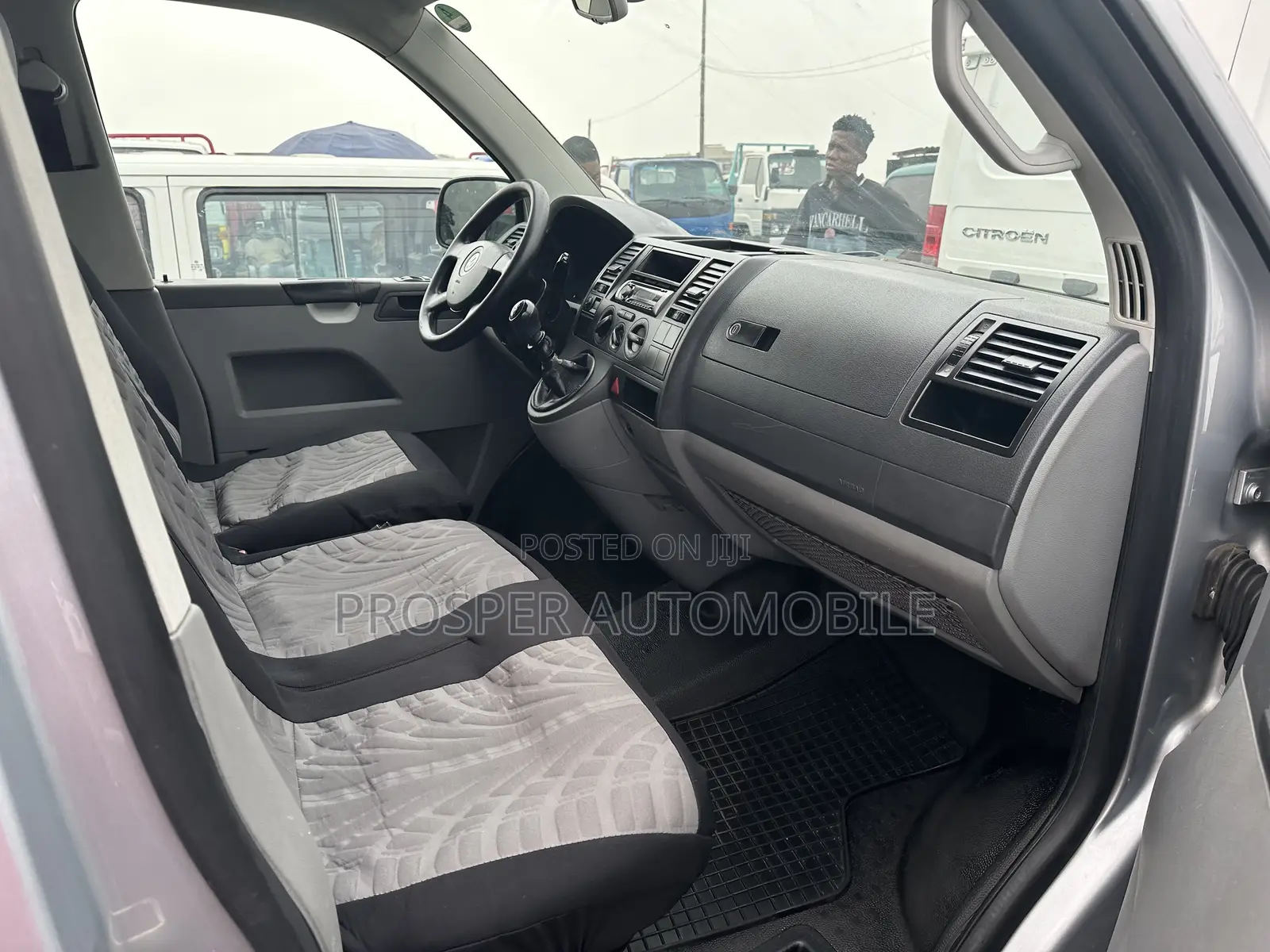 Volkswagen Transporter 2013 Grey