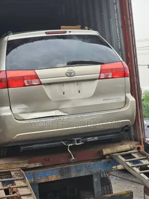 Toyota Sienna XLE AWD (3.3L V6 5A) 2004 Gold