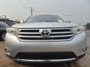 Toyota Highlander Limited 3.5l 4WD 2013 Silver