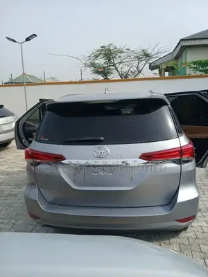 Toyota Fortuner 2017 Silver