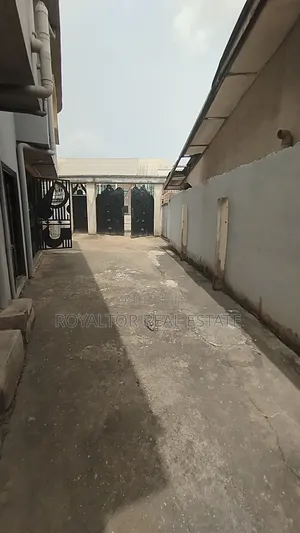 Commercial 2 Units of 4 Bedroom Apartment