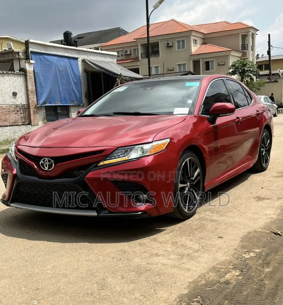 Toyota Camry 2019 Red