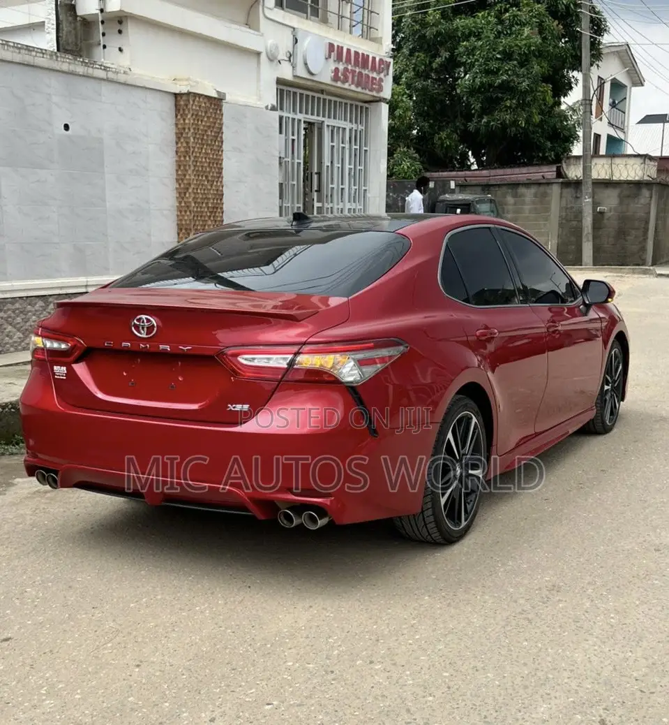 Toyota Camry 2019 Red