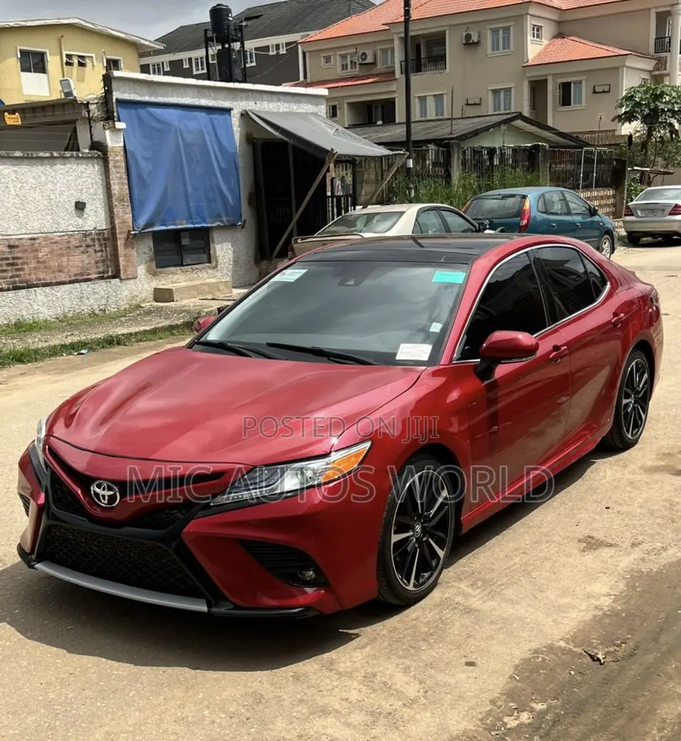 Toyota Camry 2019 Red