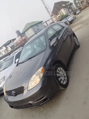 Toyota Matrix XR Hatchback FWD (1.8L 4cyl 4A) 2004 Gray