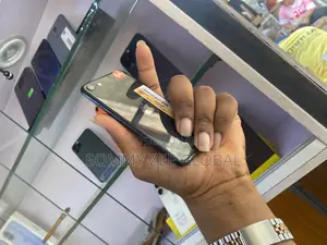 Apple iPhone SE 64 GB Black