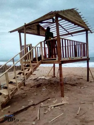 Thatch Construction / Bush Bar