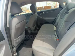 Hyundai Sonata GLS Sedan FWD (2.4L 4cyl 6A) 2012 Silver