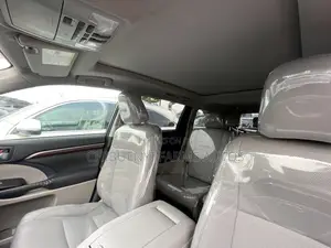 Toyota Highlander Limited V6 4x2 (3.5L 6cyl 6A) 2016 Silver