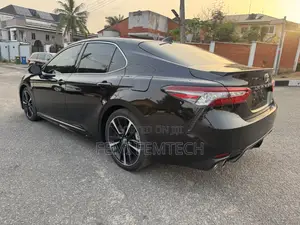 Toyota Camry XSE FWD (2.5L 4cyl 8AM) 2018 Black