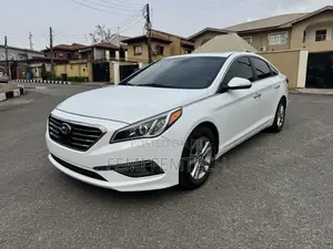 Hyundai Sonata Base Sedan FWD (2.4L 4cyl 6A) 2016 White