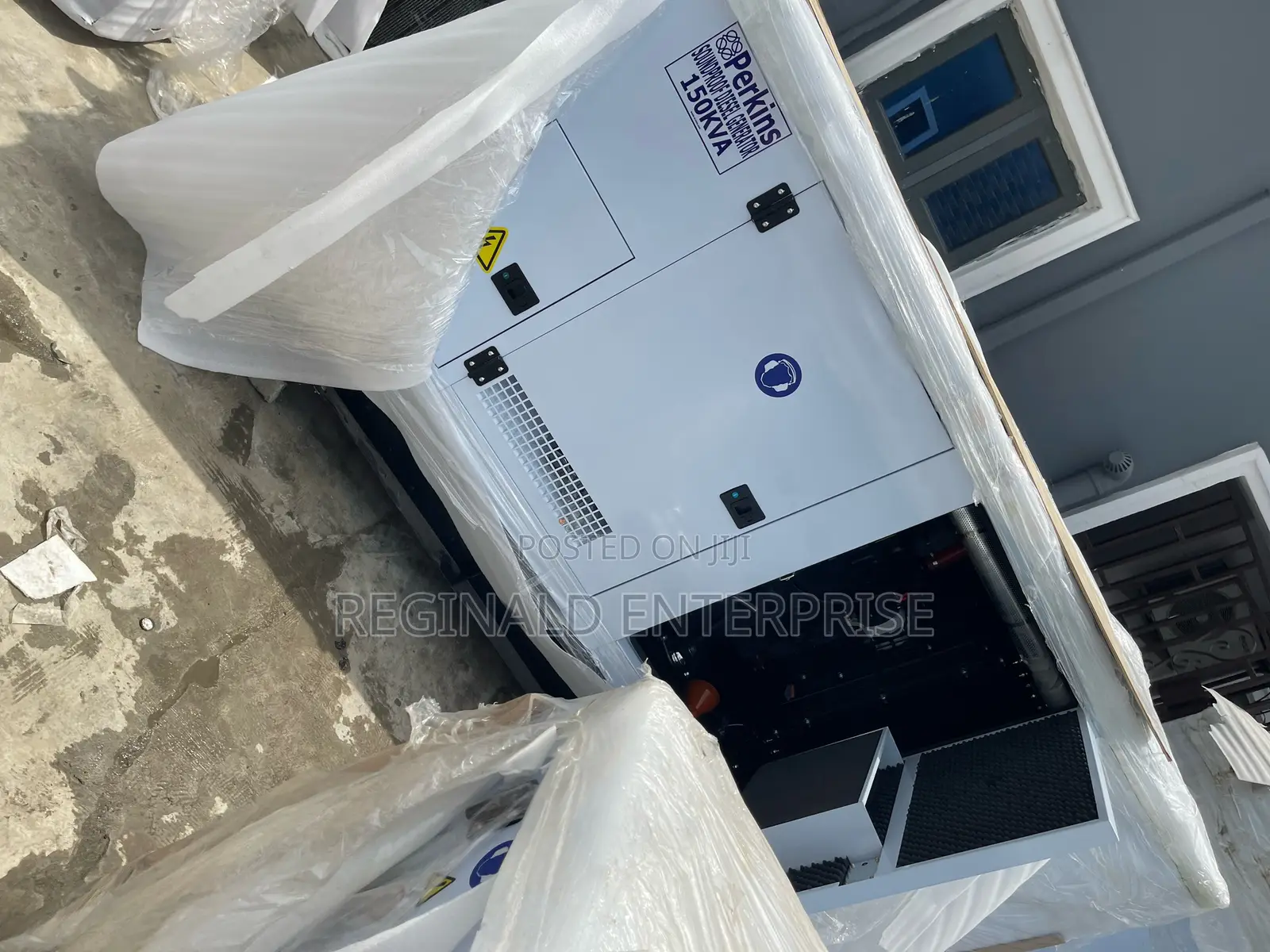 Super Silent 150kva Perkins Soundproof’ Engine