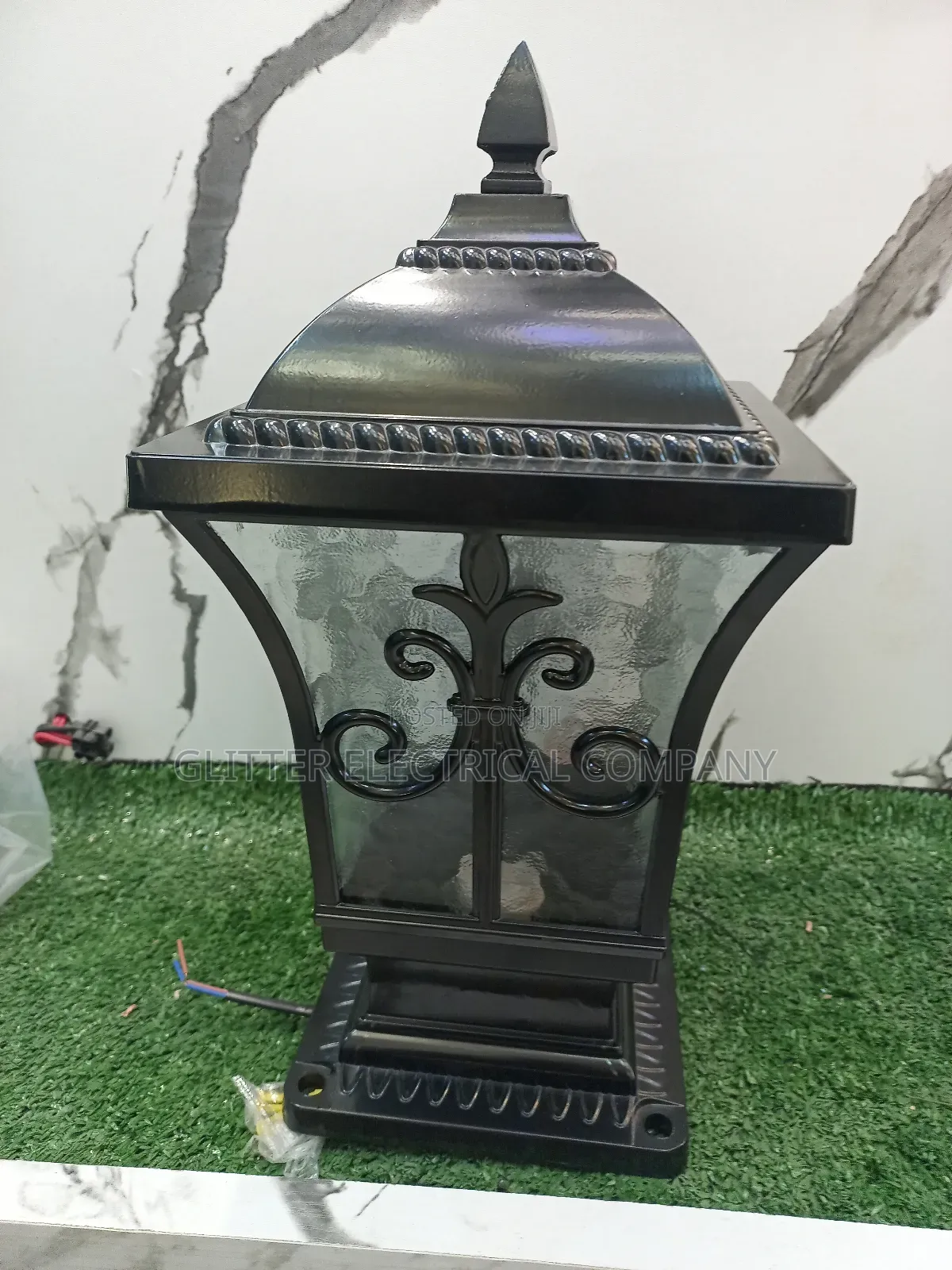 Massive Gate Piller Light.