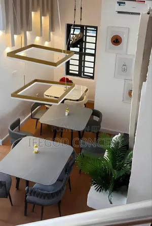 Classic Restaurant Seating Set