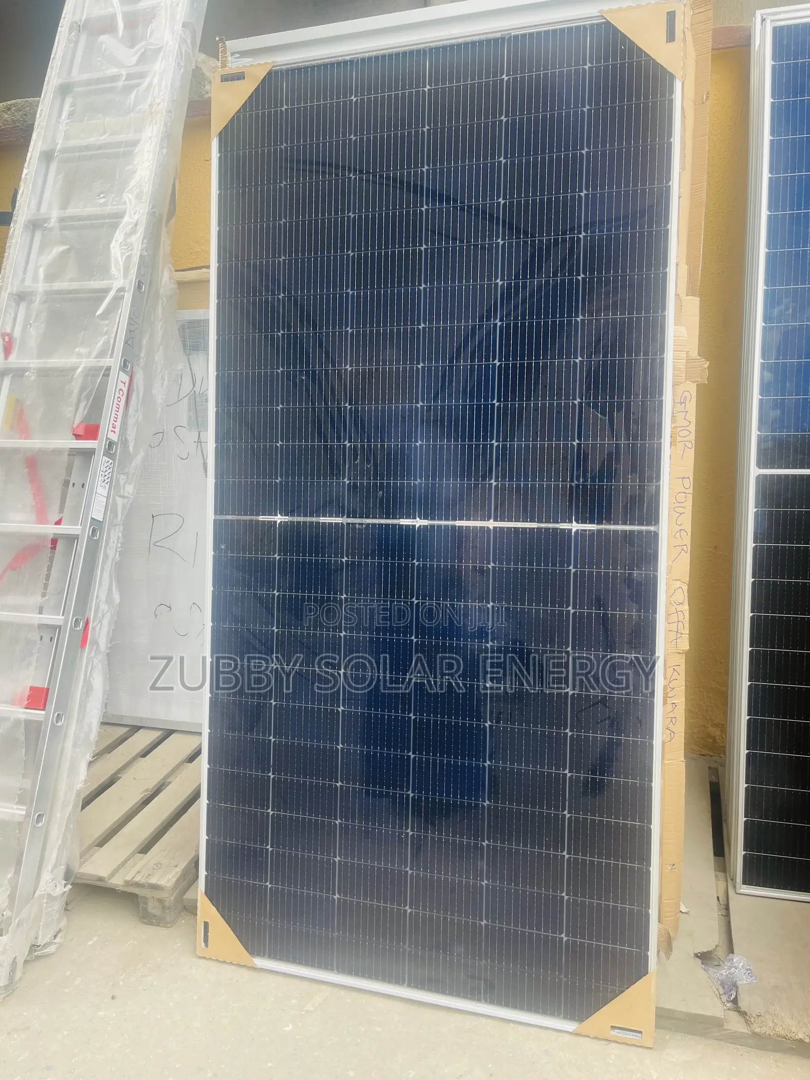 720w Canadian Solar Panel