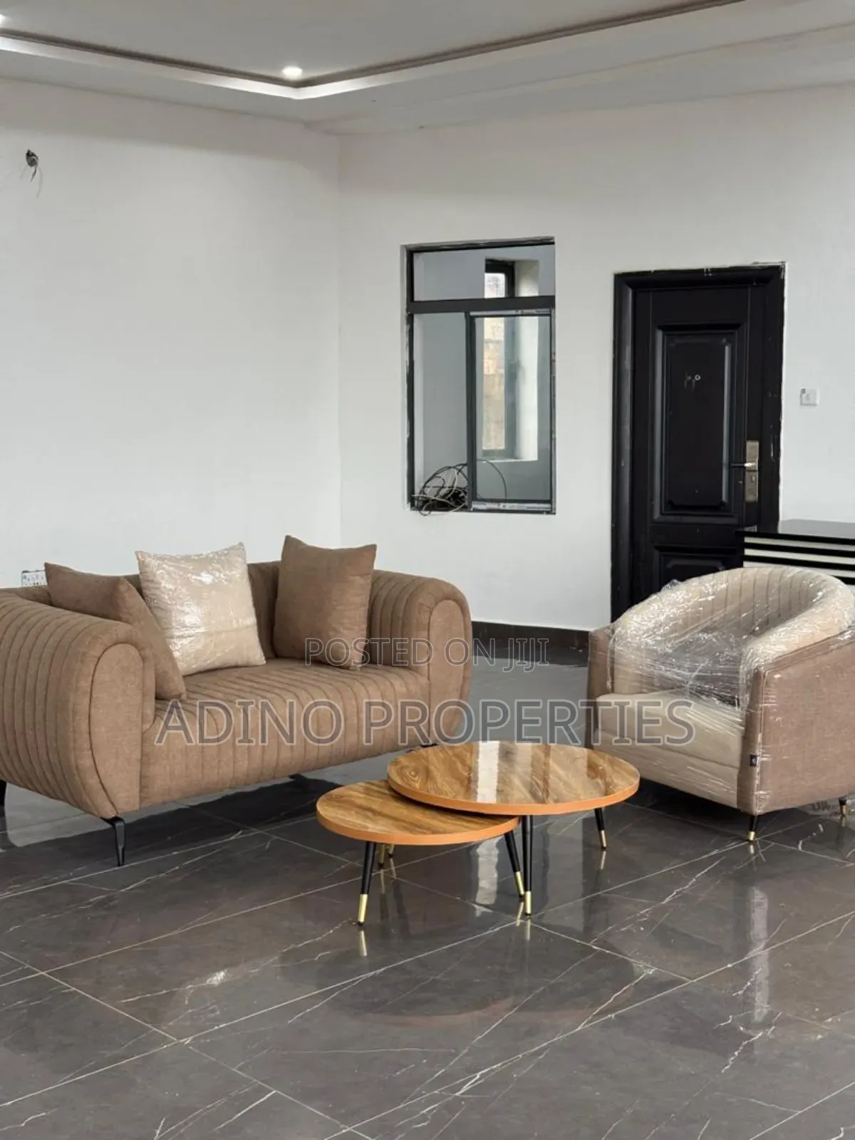 Full Set of Sofas With Pillow