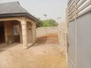 3bdrm Bungalow in Adamo Area for sale