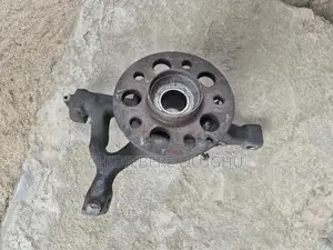 Benz C300 Front Hub