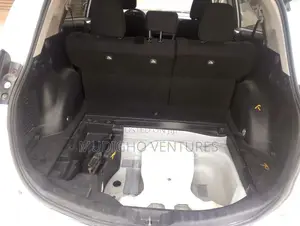 Toyota RAV4 LE 4dr SUV AWD (2.5L 4cyl 6A) 2018 White