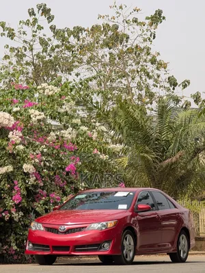 Toyota Camry SE 4dr Sedan (2.5L 4cyl 6A) 2014 Red